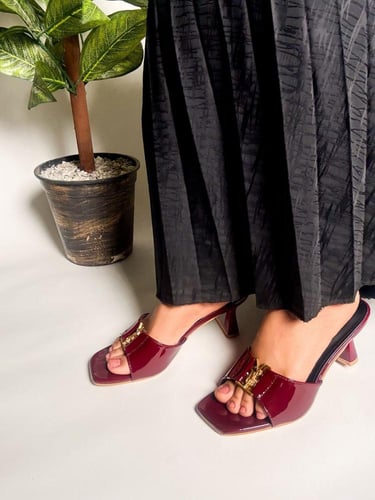 احذية كعب سان لوران من متجر جوهره