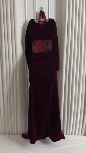 فستان سهره عنابي المخمل كوري تطريز يدوي شال تفته م...