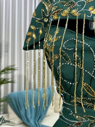 فستان سهره اللون اخضر بترولي الخامه باربي تطريز يد...