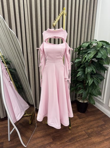 فستان ميدي ناعم وردي و اصفر و احمر من متجر جوهره