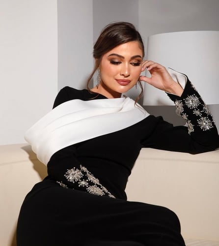 فستان سيلا قطيفه اسود اخضر عنابي كحلي مخمل