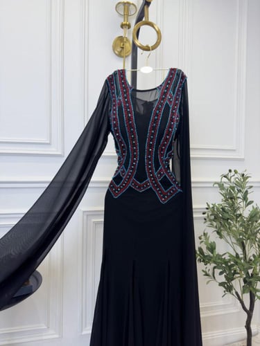 فستان سهره اللون اسود القماش شيفون جورجيت بتطريز ي...