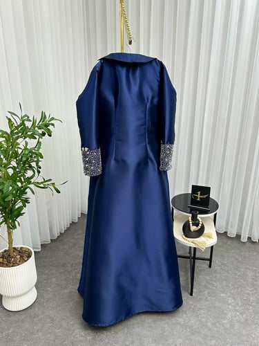 جمبسوت مع جاكيت طويل ازرق نيلي الخامه باربي و ميكا...