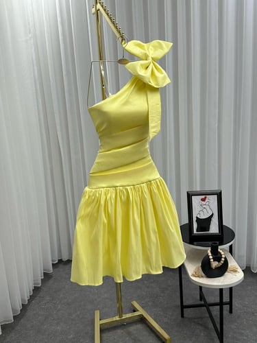 فستان شانطون قصير هالف شولدر اخضر و سكري وابيض وفو...