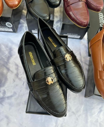 احذية مريحة روبوتو كافالي من متجر جوهره