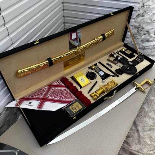 طقم رجالي ملكي من متجر جوهره