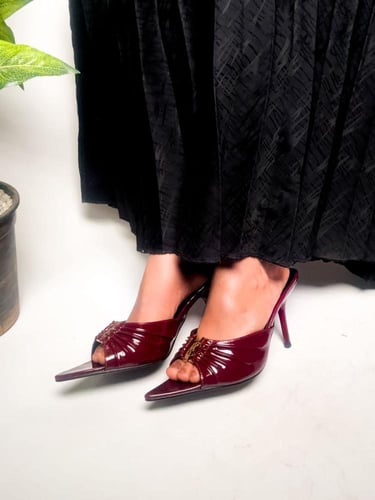 احذية كعب سان لوران من متجر جوهره