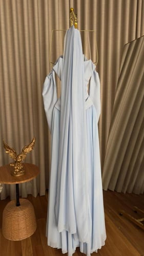 فستان سهره اللون سماوي القماش جورجيت باربي بطانه م...