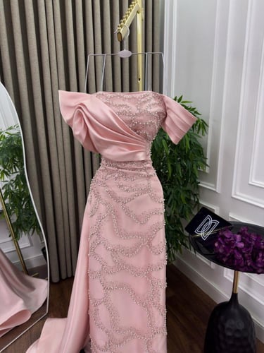 فستان سهره اللون تيفاني تل تطريز خرز وذيل ميكادو م...