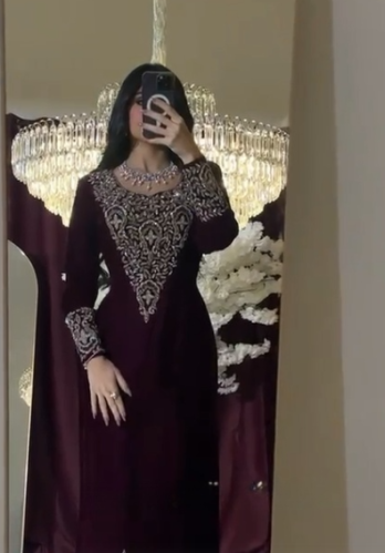 جلابية خامة كريب تطريز يدوي الأصلي اللون برغندي من...