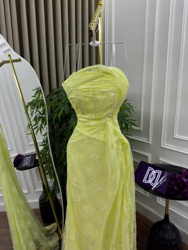 فستان دانتيل واتر قصه اوف شولدر بفتحه اماميه و ربا...