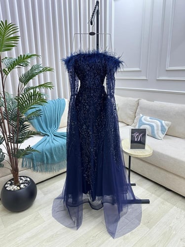 فستان سهره اللون كحلي الخامه بطانه تفته استرتش ريش...