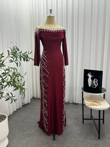 فستان سهره اللون برغندي كريستال مع شيفون تطريز يدو...