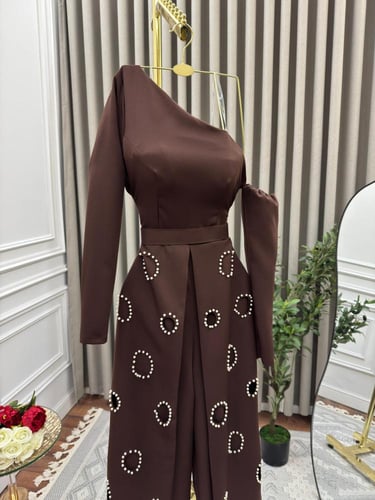 جمبسوت اللون بني