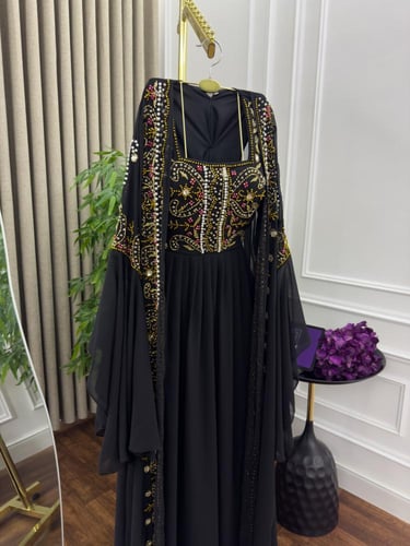 جلابيه فخمه اللون اسود خامه شيفون تطريزيدوي