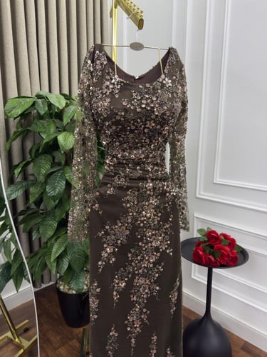 فستان سهره فخم بني تطريز راقي من متجر جوهره MN