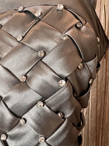 فستان سهره تفته كريب اللون زيتوني رمادي وفصوص من م...