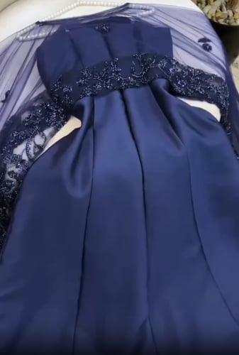 فستان سهره اللون كحلي خامه ميكادو وشال تل مطرز بخر...