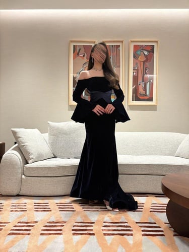 فستان سهره اللون بني و اسود مخمل وجوخ تفته من متجر...