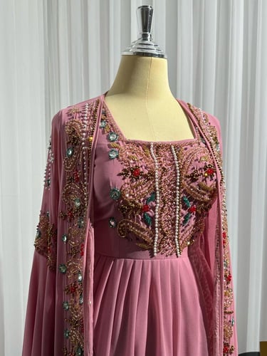 جلابيه فخمه مكون من قطعتين شيفون جورجيت تطريز راقي