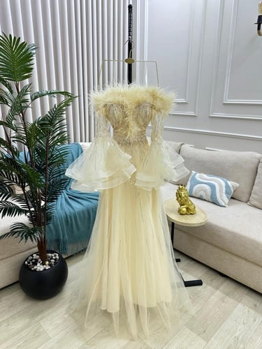 فستان سهره اللون بيج مشمشي القماش تل تيلندي اصلي د...