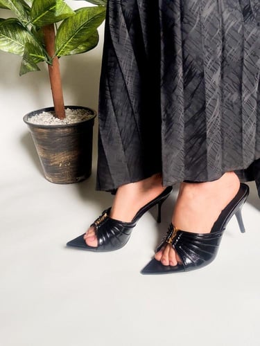 احذية كعب سان لوران من متجر جوهره