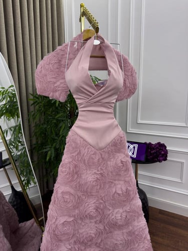 فستان سهره الصدرتفته ورود بارزه وكلوش D