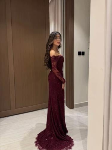 فستان سهره اللون برغندي دانتيل علا خرز وبطانه باربي من متجر جوهره MN