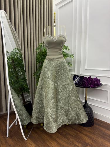 فستان سهره الصدرباربي تطريز يدوي وتحت الكلوش جازار...