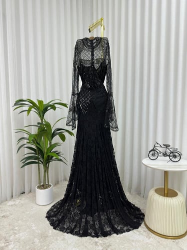 فستان سهره اللون اسود القماش دانتيل معى شيفون مطرز...