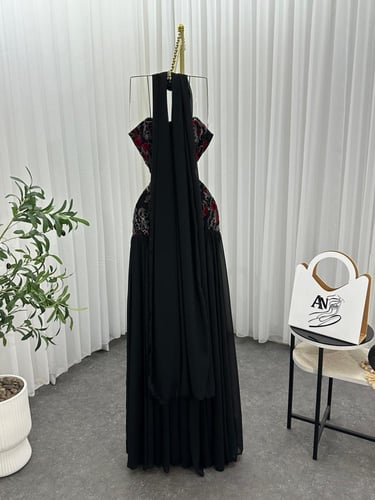 فستان سـهرة اللون اسود الخامة شيفون تطريز خرز من م...