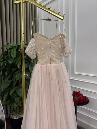 فستان سهره فخم بيج تل مطرزه بخرز من متجر جوهره MN