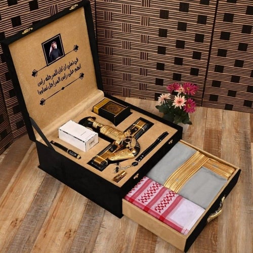 طقم رجالي مميز