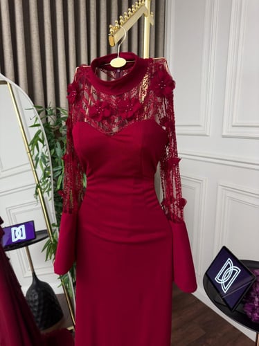 فستان احمر و كحلي لكرا و باربي كلفه من متجر جوهره