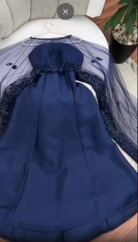 فستان سهره اللون كحلي خامه ميكادو وشال تل مطرز بخر...