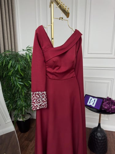 فستان الاحمر شهد الشمري