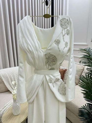 جمبسوت الخامه باربي تطريز اللون ابيض K MN D