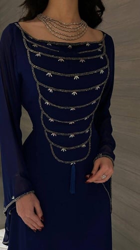 فستان كحلي مطرز تطريز يدوي