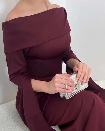 فستان سهرة عنابي جذاب