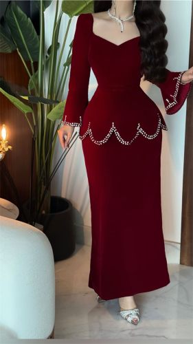 فستان جوخ بتطريز يدوي