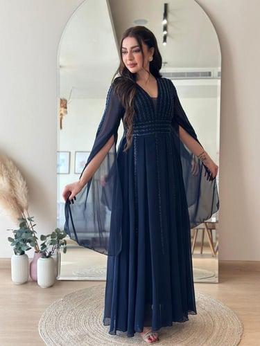 فستان سهرة كحلي مطرز