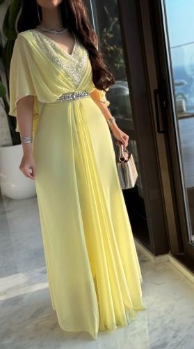 فستان سهرة باللون الاصفر