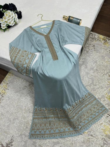 جلابيات اون لاين بتطريز عربي بعدة اللوان