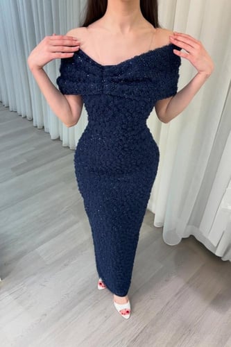 فستان سهرة كحلي أوف شولدر مورد ومطرز