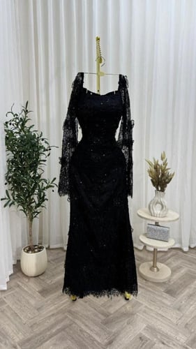 فستان سهرة أسود طويل دانتيل مطرز فاخر للخطوبة والم...