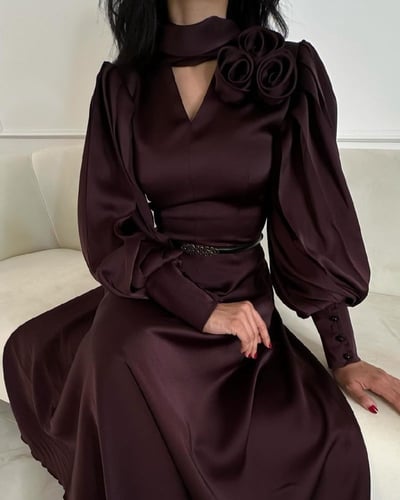 فستان عنابي غامق جذاب