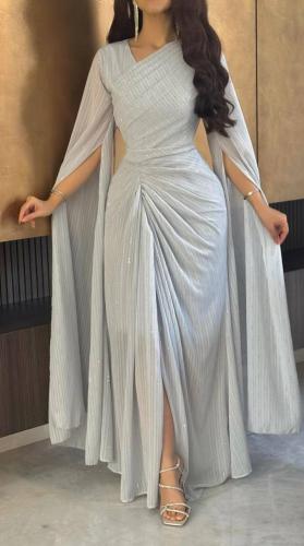 فستان سهرة مزين بالفصوص البراقة