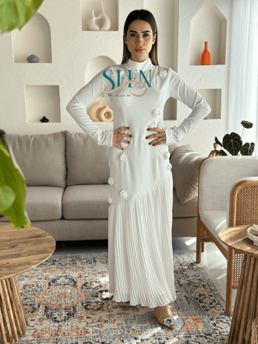 فستان ابيض ناعم