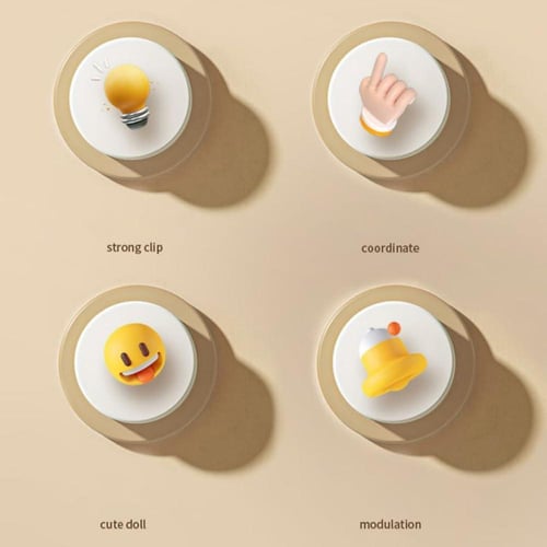 آلة الدمية رائد الفضاء أو آلة توزيع الألعاب باللون...