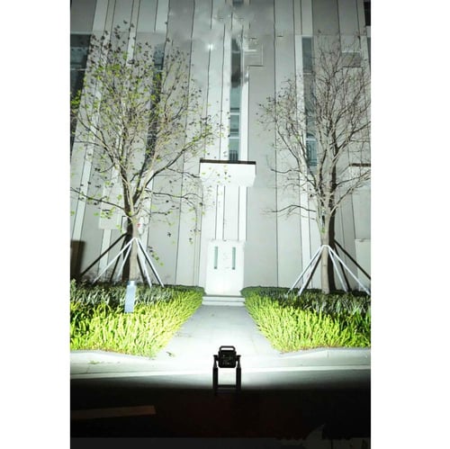 كشاف ليد للرحلات بقاعدة يعمل ببطارية قابلة للشحن